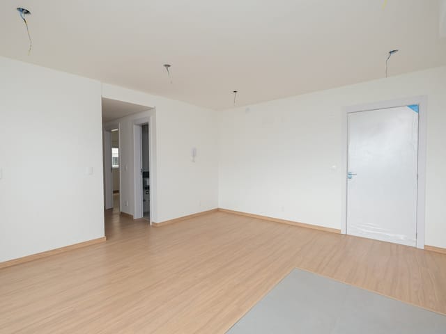 Apartamento 3 quartos e 2 banheiros, à venda ou para alugar, no bairro Areal em Pelotas