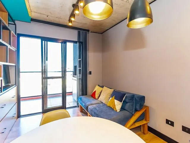 Apartamento 1 quarto e 1 banheiro, para alugar, no bairro Rebouças em Curitiba