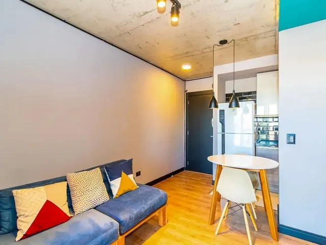 Apartamento 1 quarto e 1 banheiro, para alugar, no bairro Rebouças em Curitiba