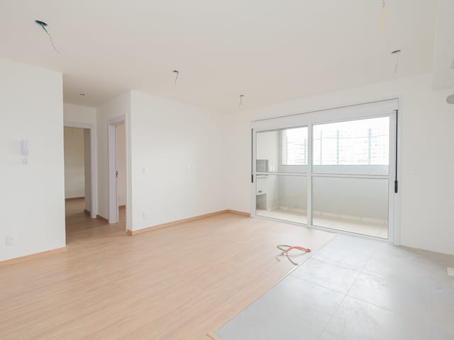Apartamento 2 quartos e 1 banheiro, à venda ou para alugar, no bairro Areal em Pelotas