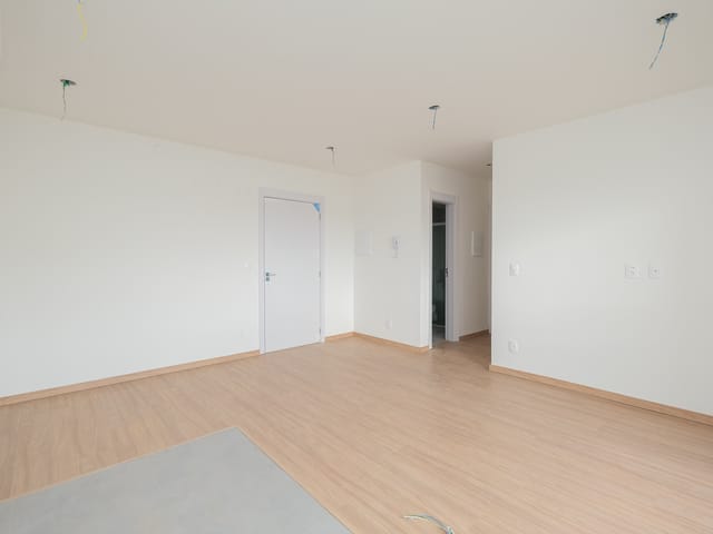 Apartamento 2 quartos e 1 banheiro, à venda ou para alugar, no bairro Areal em Pelotas