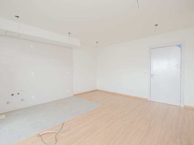 Apartamento 2 quartos e 1 banheiro, à venda ou para alugar, no bairro Areal em Pelotas