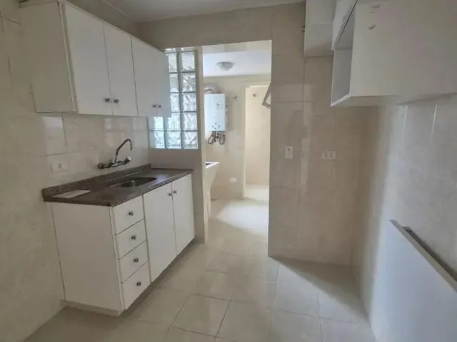 Apartamento 3 quartos e 2 banheiros, para alugar, no bairro Água Verde em Curitiba