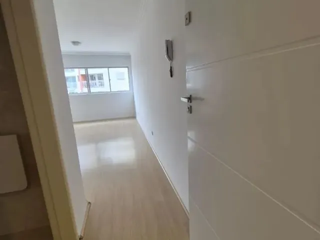 Apartamento 3 quartos e 2 banheiros, para alugar, no bairro Água Verde em Curitiba