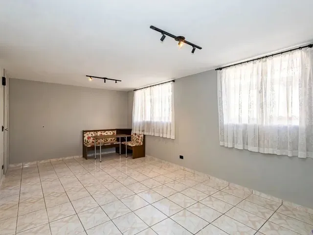 Apartamento 2 quartos e 1 banheiro, para alugar, no bairro Portão em Curitiba