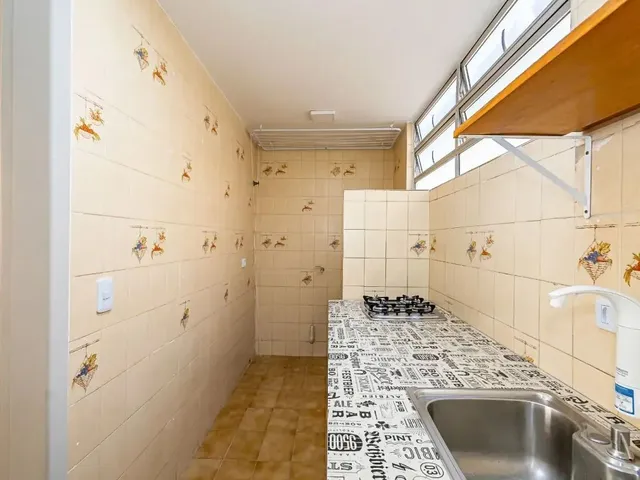 Apartamento 2 quartos e 1 banheiro, para alugar, no bairro Portão em Curitiba