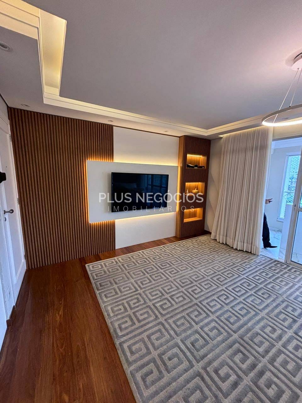 Apartamento à venda com 3 quartos, 135m² - Foto 4