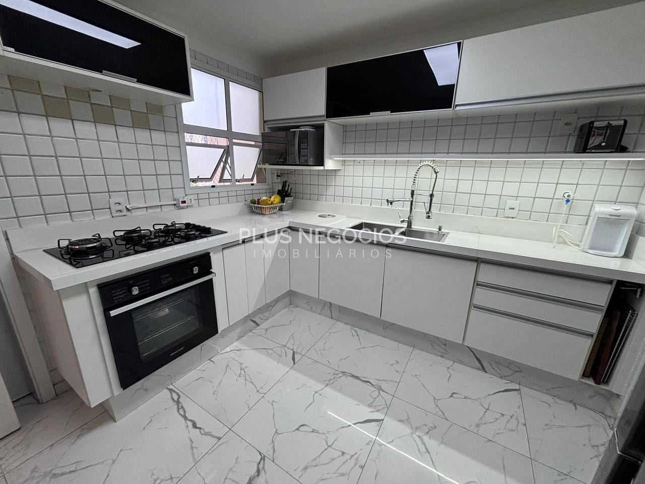 Apartamento à venda com 3 quartos, 135m² - Foto 9