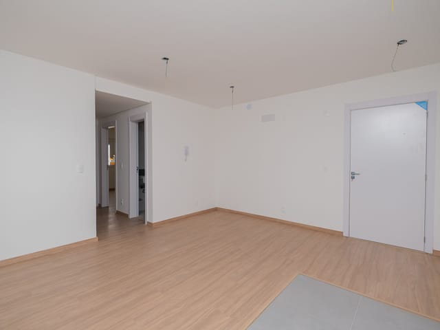 Apartamento 3 quartos e 2 banheiros, à venda ou para alugar, no bairro Areal em Pelotas
