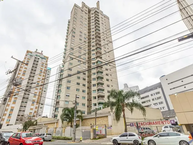 Apartamento 3 quartos e 2 banheiros, para alugar, no bairro Água Verde em Curitiba