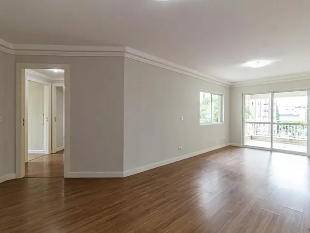 Apartamento 3 quartos e 2 banheiros, para alugar, no bairro Água Verde em Curitiba