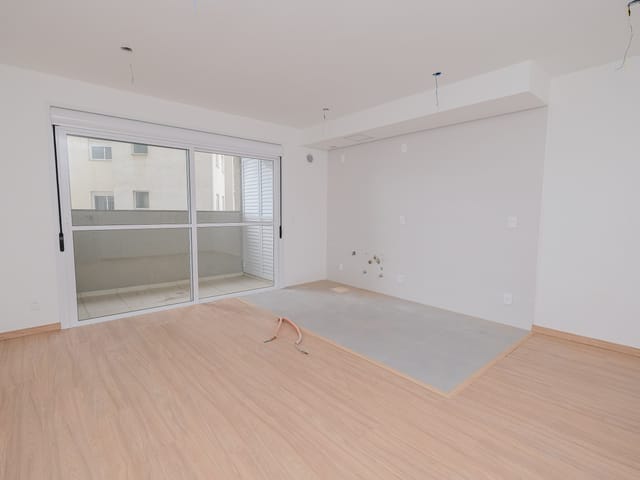 Apartamento 2 quartos e 1 banheiro, à venda ou para alugar, no bairro Areal em Pelotas