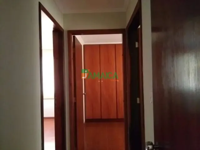 Apartamento 3 quartos e 2 banheiros, para alugar, no bairro Água Verde em Curitiba