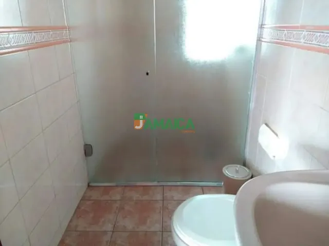 Apartamento 3 quartos e 2 banheiros, para alugar, no bairro Água Verde em Curitiba