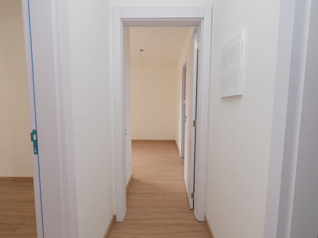 Apartamento 2 quartos e 1 banheiro, à venda ou para alugar, no bairro Areal em Pelotas