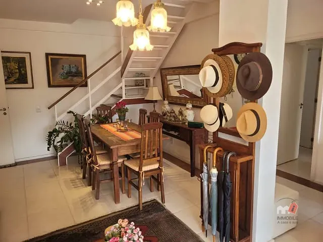Cobertura / Penthouse 3 quartos e 3 banheiros, à venda, no bairro Itaipava em Petrópolis