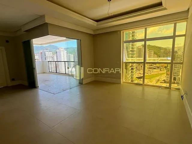 Apartamento com 222m² 4 quartos e 4 banheiros, à venda, no bairro Meia Praia em Itapema