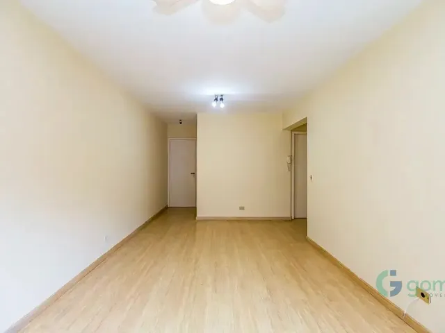 Apartamento 2 quartos e 1 banheiro, para alugar, no bairro Bigorrilho em Curitiba