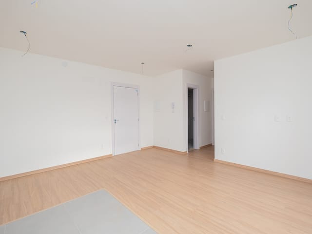 Apartamento 2 quartos e 1 banheiro, à venda ou para alugar, no bairro Areal em Pelotas
