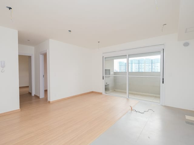 Apartamento 2 quartos e 1 banheiro, à venda ou para alugar, no bairro Areal em Pelotas