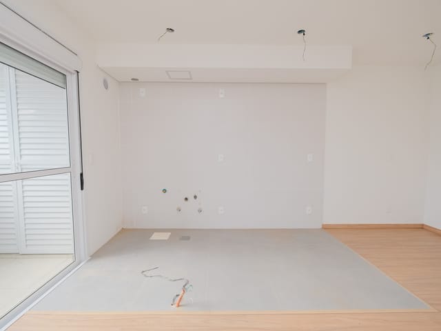 Apartamento 2 quartos e 1 banheiro, à venda ou para alugar, no bairro Areal em Pelotas