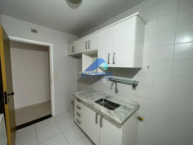 Apartamento 3 quartos e 2 banheiros, para alugar, no bairro Jardim das Colinas em São José dos Campos