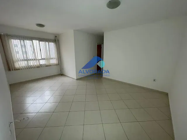 Apartamento 3 quartos e 2 banheiros, para alugar, no bairro Jardim das Colinas em São José dos Campos