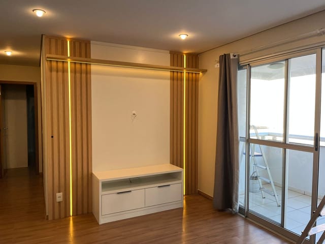 Apartamento 3 quartos e 2 banheiros, para alugar, no bairro Gleba Fazenda Palhano em Londrina
