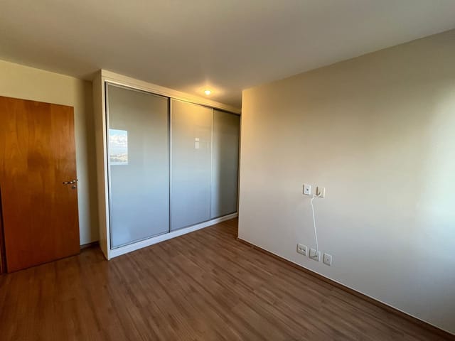 Apartamento 3 quartos e 2 banheiros, para alugar, no bairro Gleba Fazenda Palhano em Londrina