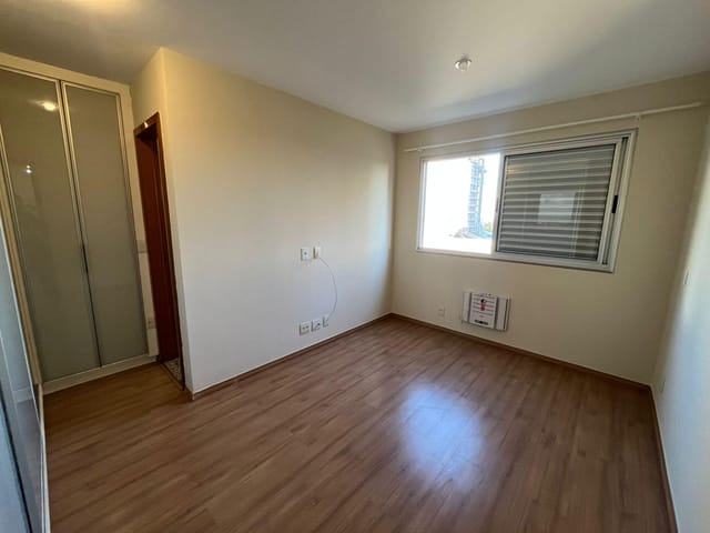 Apartamento 3 quartos e 2 banheiros, para alugar, no bairro Gleba Fazenda Palhano em Londrina