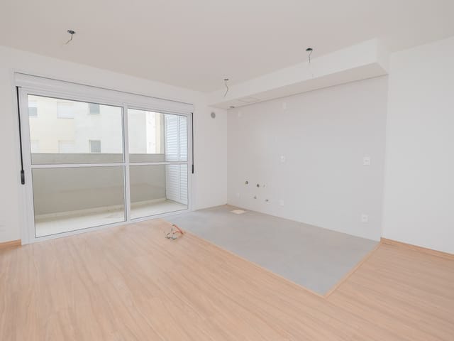 Apartamento 2 quartos e 1 banheiro, à venda ou para alugar, no bairro Areal em Pelotas