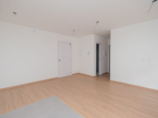 Apartamento 2 quartos e 1 banheiro, à venda ou para alugar, no bairro Areal em Pelotas