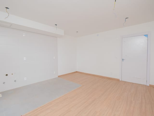Apartamento 2 quartos e 1 banheiro, à venda ou para alugar, no bairro Areal em Pelotas