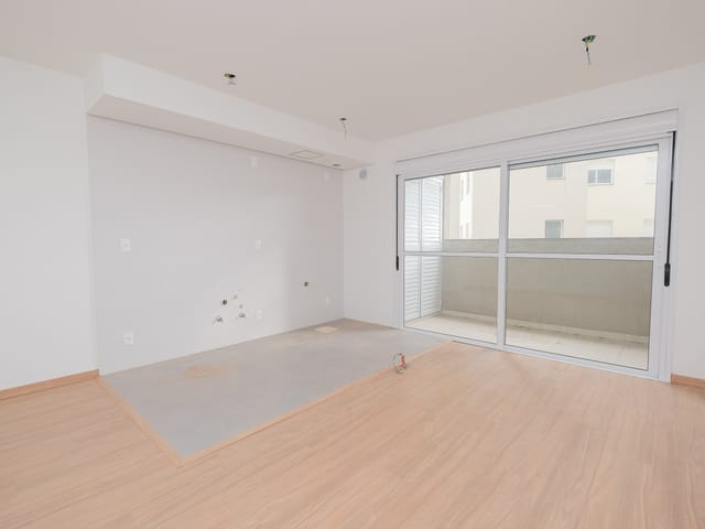 Apartamento 2 quartos e 1 banheiro, à venda ou para alugar, no bairro Areal em Pelotas