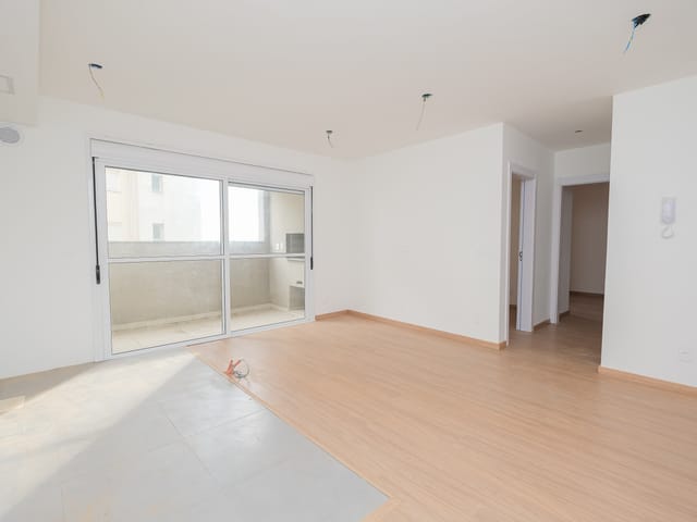 Apartamento 2 quartos e 1 banheiro, à venda ou para alugar, no bairro Areal em Pelotas