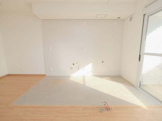 Apartamento 2 quartos e 1 banheiro, à venda ou para alugar, no bairro Areal em Pelotas