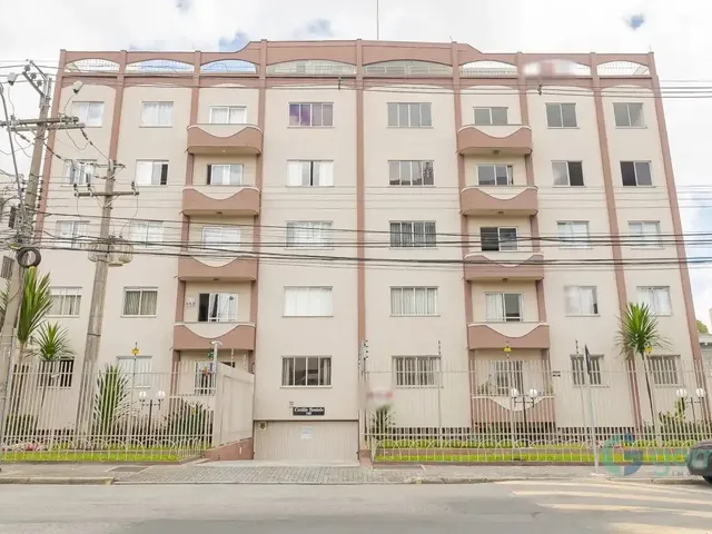 Apartamento 3 quartos e 2 banheiros, para alugar, no bairro Água Verde em Curitiba
