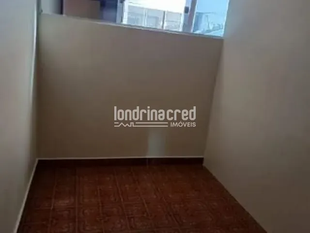 Apartamento 2 quartos e 1 banheiro, à venda, no bairro Vila Siam em Londrina