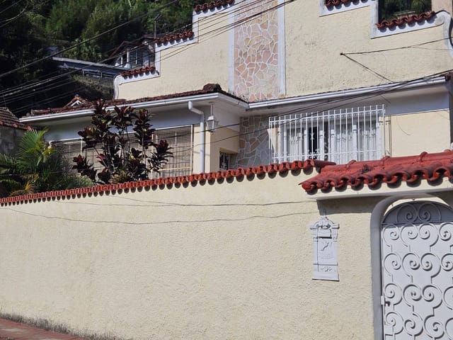 Apartamento com 325m² 5 quartos e 1 banheiro, à venda, no bairro Centro em Petrópolis