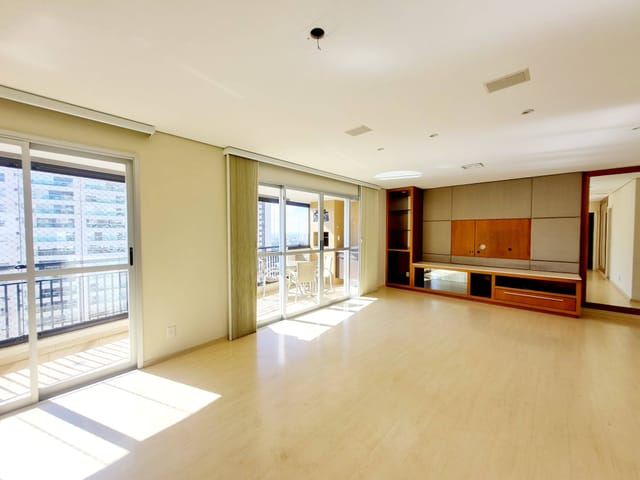 Apartamento com 200m² 3 quartos e 2 banheiros, à venda, no bairro Gleba Fazenda Palhano em Londrina