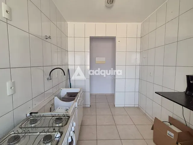 Apartamento com 70m² 3 quartos e 1 banheiro, à venda ou para alugar, no bairro Uvaranas em Ponta Grossa