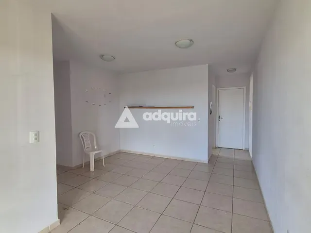 Apartamento com 70m² 3 quartos e 1 banheiro, à venda ou para alugar, no bairro Uvaranas em Ponta Grossa