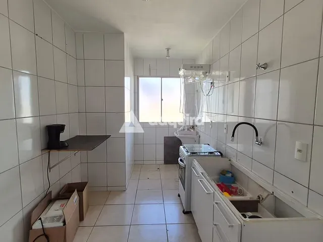 Apartamento com 70m² 3 quartos e 1 banheiro, à venda ou para alugar, no bairro Uvaranas em Ponta Grossa
