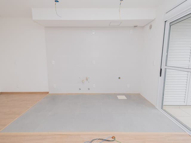 Apartamento 2 quartos e 1 banheiro, à venda ou para alugar, no bairro Areal em Pelotas