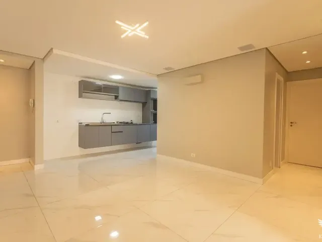 Apartamento 3 quartos e 2 banheiros, para alugar, no bairro Santa Felicidade em Curitiba