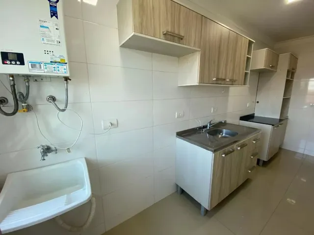Apartamento 2 quartos e 2 banheiros, para alugar, no bairro Boqueirão em Curitiba