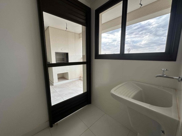 Apartamento com 121m² 3 quartos e 2 banheiros, à venda, no bairro Parque Jamaica em Londrina