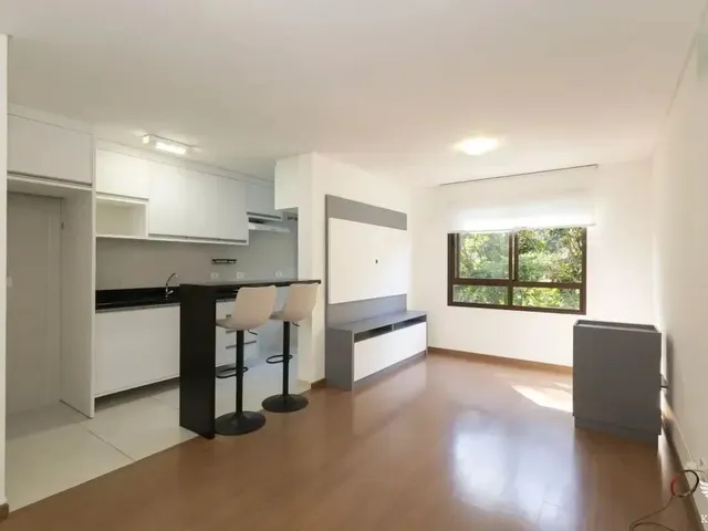 Apartamento 2 quartos e 2 banheiros, para alugar, no bairro Santa Felicidade em Curitiba