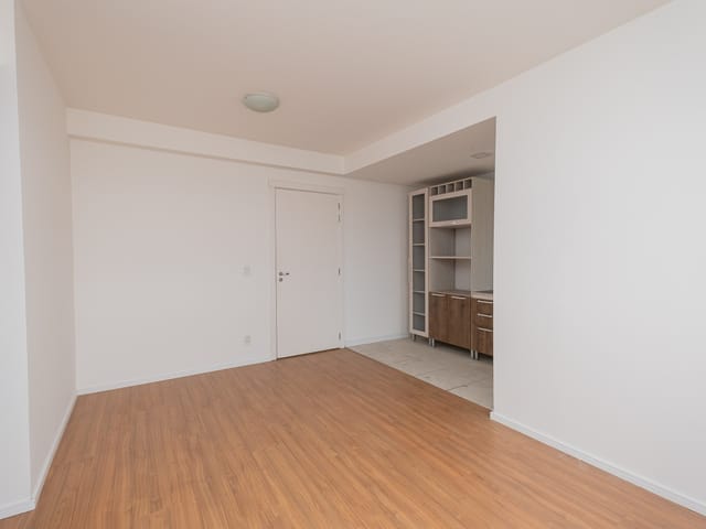 Apartamento 3 quartos e 2 banheiros, à venda ou para alugar, no bairro Areal em Pelotas