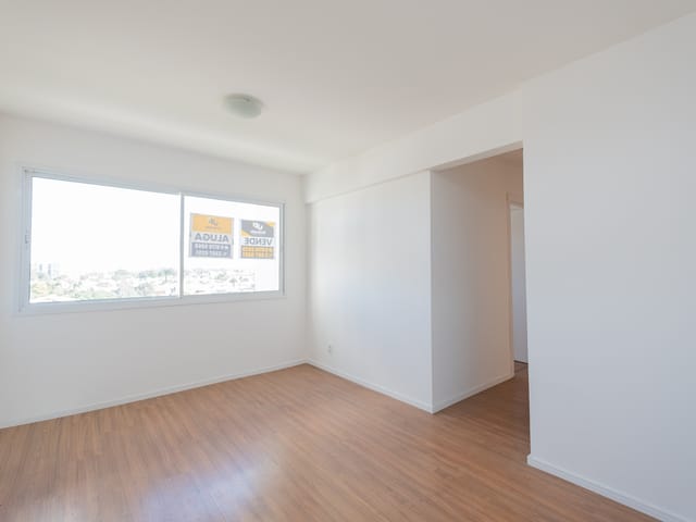 Apartamento 3 quartos e 2 banheiros, à venda ou para alugar, no bairro Areal em Pelotas